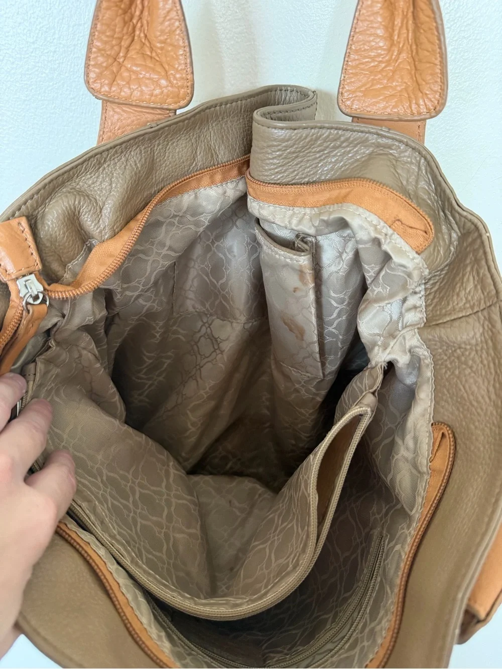 VERA PELLE ITALY Tan & Taupe Italian Leather Shoulder Bag